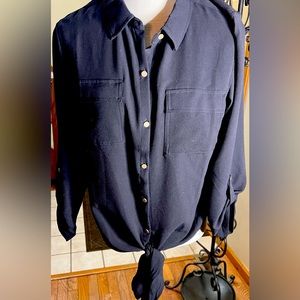 Like new.  Gold buttons‼️